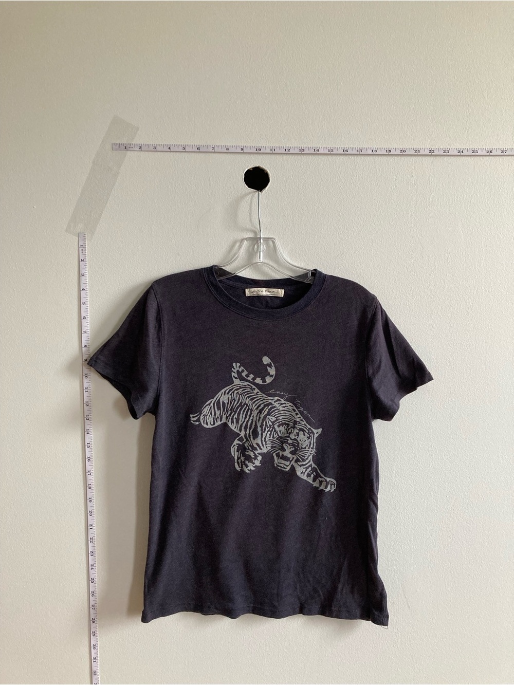 We The Free Large Retro Grunge Charcoal Black Detailed Graphic Tiger T shirt - Picture 6 of 6